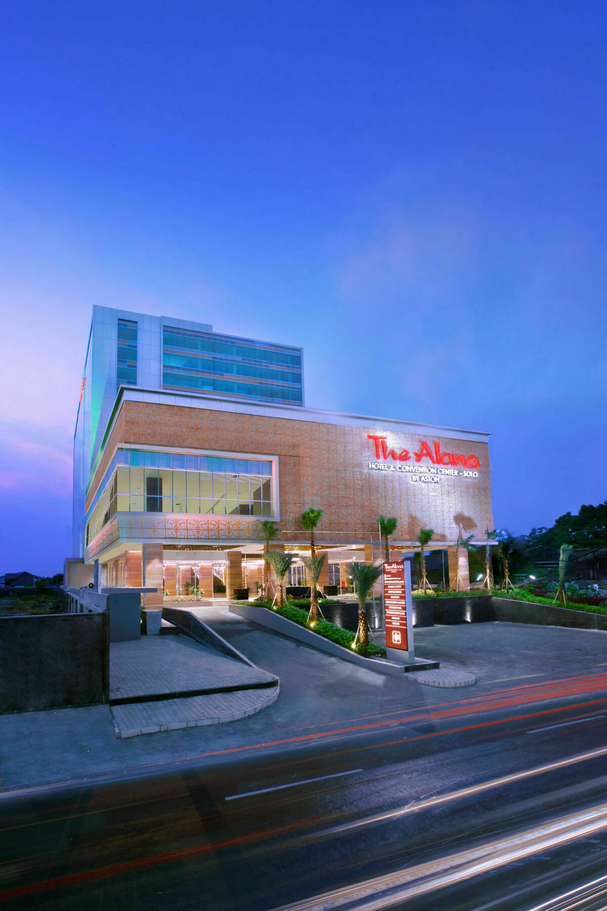 The Alana Hotel & Convention Center Solo By Aston Eksteriør billede